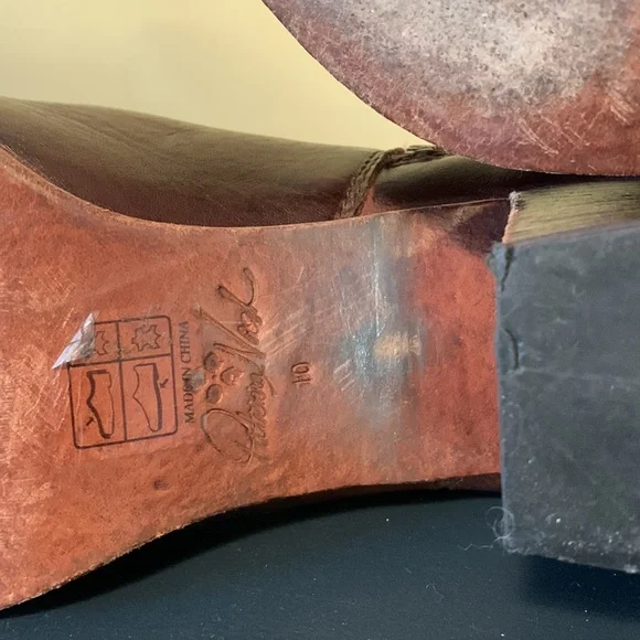 Patricia Nash brown leather cut out ankle booties - Picture 6 of 8